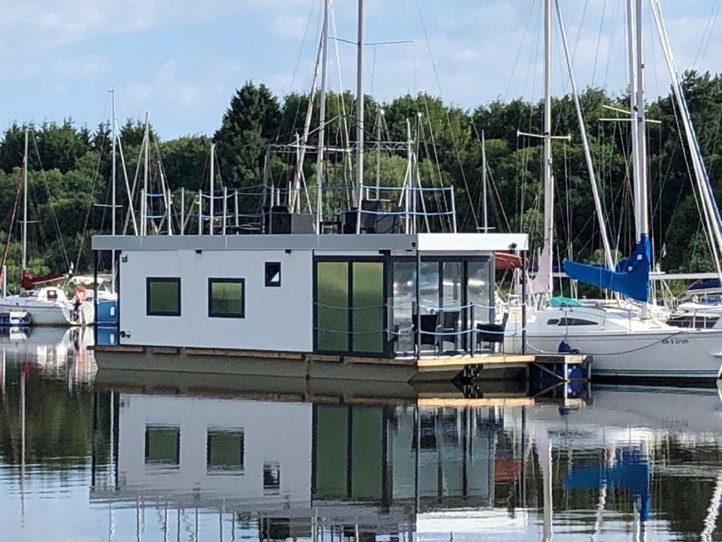 מלון Černá v Pošumaví Fontana Lipno מראה חיצוני תמונה